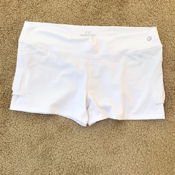 VINEYARD VINES Size L white performance shorts